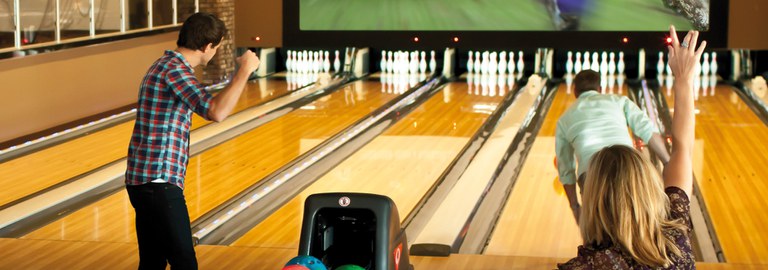 Bowling-Qubicaamf-pinspotter-xli-edge-easier-for-your-customers-main.jpg