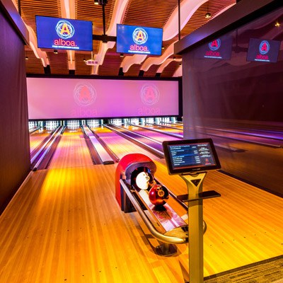 Equipo para centros de boliche